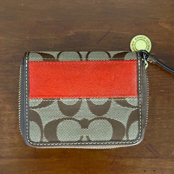 Coach Bi-Fold Zipper Wallet, excellent condition - Picture 3 of 5